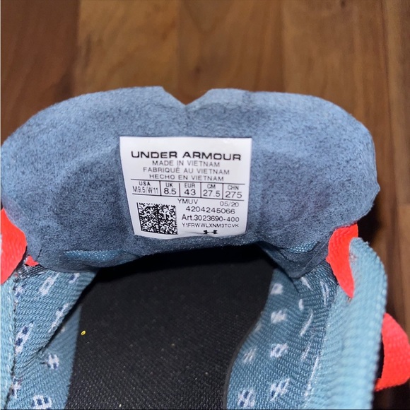 Size M 9.5/ W 11 - Unisex UA Brigade XC Low Spikeless 'Lichen Blue Black' - Picture 4 of 8